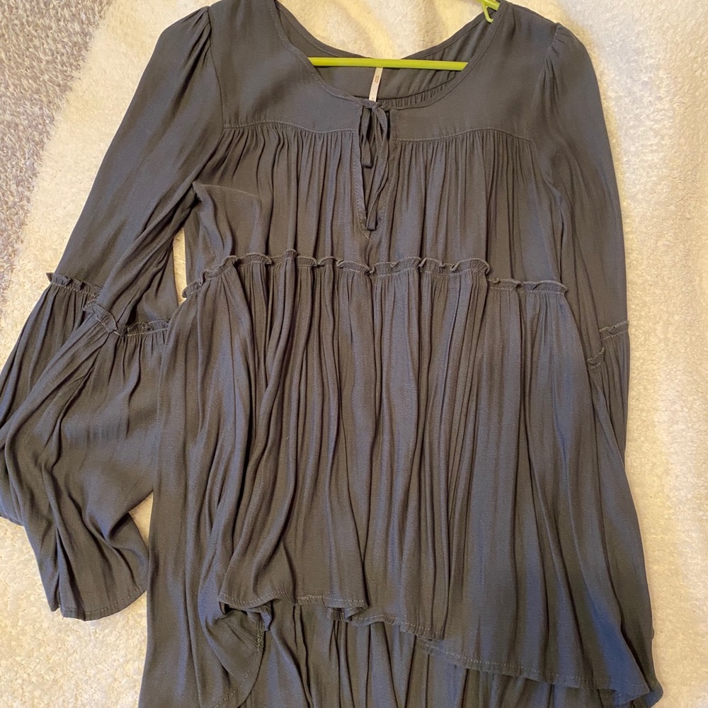 Free people long sleeve grey blouse